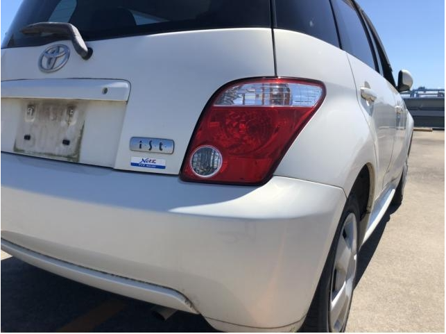 2005 Toyota IST